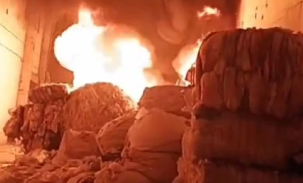 Fire Breaks Out at Karachi’s Landhi Export Processing Zone Factory, No Casualties Reported